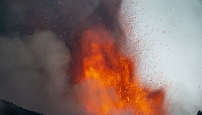 Photos: The eruption of Mount Etna