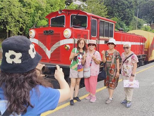 林鐵通車"奮起湖已非終點站" 人潮不減反增