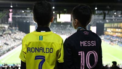 Los máximos goleadores del fútbol mundial en actividad: Ronaldo y Messi en lo más alto