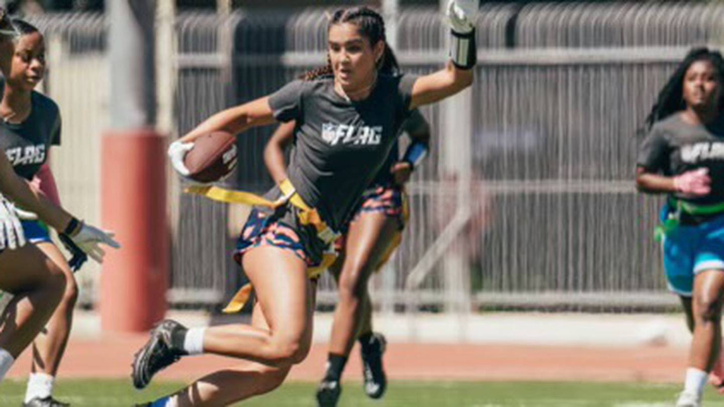 Pittsburgh girls to represent Steelers in flag football tournament