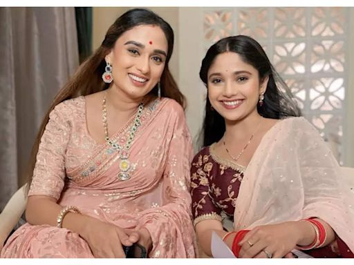 Gayatri Soham and Sanika Amit connect over their Maharashtrian roots on the sets of ‘Mangal Lakshmi’ - Times of India