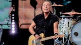 Symptoms and causes of peptic ulcers, which forced Springsteen to delay shows
