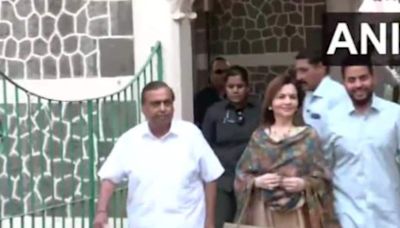 Mukesh Ambani, wife Nita, son Akash cast their vote in Mumbai