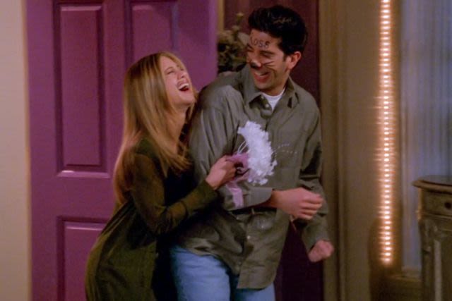 New “Friends” Experience in Las Vegas to let fans revisit Ross and Rachel's drunken chapel scene: 'Hello, Mrs. Ross!'