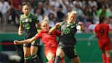 Bayern-Torhüterin Grohs patzt: Wolfsburg feiert zehnte Pokalparty in Serie