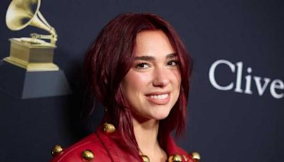 Dua Lipa homenajea a Kylie Minogue con un video en unas piscinas de Barcelona