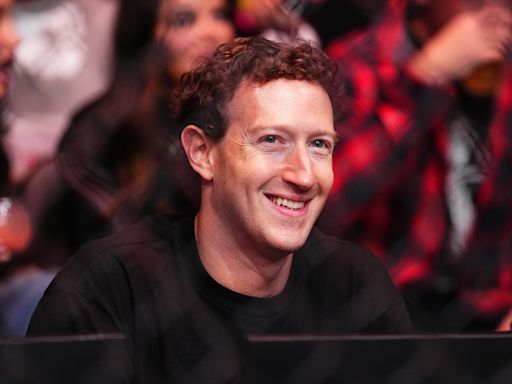 Everybody seems to love Zuck right now