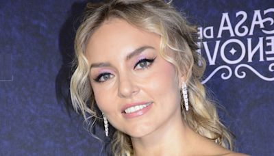 Angelique Boyer responde si planea retirarse los implantes de seno al igual que muchas de sus colegas