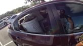 VIDEO: Dramático rescate de niño de un año atrapado en un auto caliente en Florida - La Opinión
