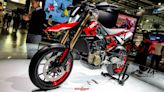 2023米蘭車展現場：妥妥的紅軍火力展示會，Ducati Hypermotard 698 Mono、StreetFighter V4 SP2、Moto E V21L現身！