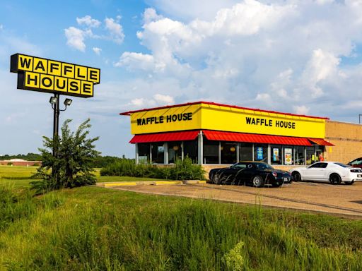 Waffle House workers to get $3 pay increase