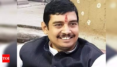 Ghosi MP surrenders before court | Varanasi News - Times of India