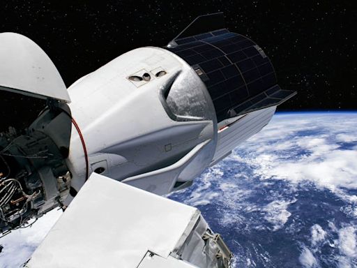 NASA give $ 830 million contract to Space X for building deorbit vehicle