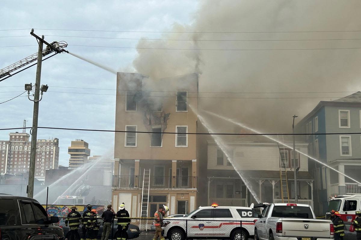Atlantic City, NJ boardwalk workers lose homes in major fire