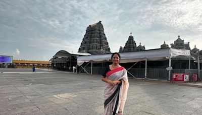 In Pics: Actress Anasuya Bharadwaj In Polka-dotted Saree At Yadadri Temple - News18