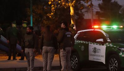 Cinco detenidos por disparar contra vivienda en La Cisterna: antisocial apuntó escopeta contra carabineros al intentar huir - La Tercera
