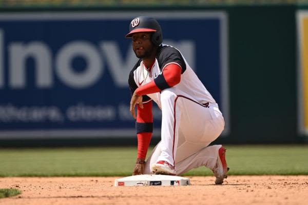 Reports: Mariners sign free agent OF Victor Robles