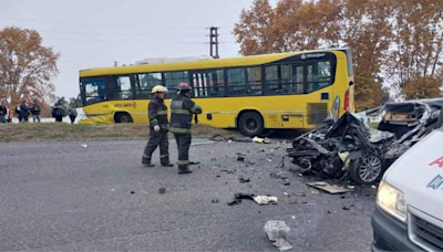 Otro accidente en ruta: un auto chocó frente a un colectivo y murió el conductor del coche