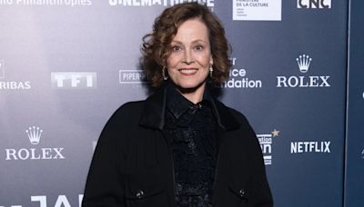 Sigourney Weaver in Talks to Join Cast of ‘The Mandalorian & Grogu’