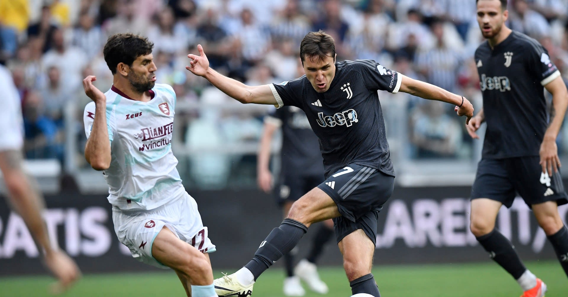 Late Rabiot goal salvages home draw for Juve against Salernitana