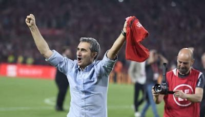 La grandeza de Ernesto Valverde al salir de Lezama: se bajó del coche a atender a todos los fans