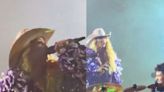 Paulina Rubio explota en pleno concierto contra su baterista; ¡¿Qué pe.. Cab..?!