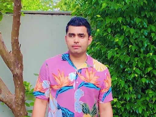 ...Kapde Kaun Pahanta Hai Bhai': Ex-Pakistan Cricketer Umar Akmal Brutally Trolled For His Fashion Sense After Posting Picture...