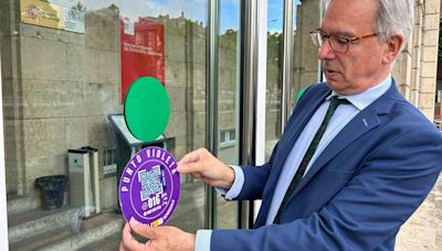 El subdelegado del Gobierno presenta el “punto violeta” de la Subdelegación del Gobierno en Palencia