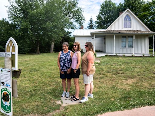 You can visit the Iowa home that inspired Grant Wood's famous 'American Gothic' painting