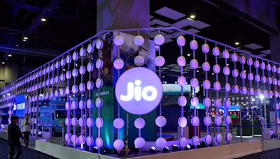 Reliance Retail gets a whooping order from Jio Financial - ET BrandEquity