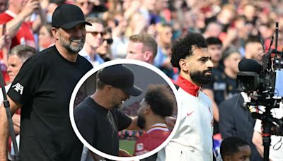 Lucho sufre en Liverpool, y esto hace Salah en despedida de Klopp