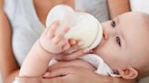Cada día nacen más de 40 bebés con alergia a la proteína de la leche de vaca en Argentina