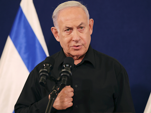 Netanyahu's Watergate Hotel Swarmed With Maggots And Crickets? Videos Emerge