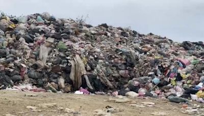 屏東琉球鄉垃圾清運9度流標 500噸垃圾堆積成山惡臭難耐