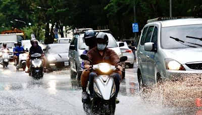 高雄強降雨致道路積水（1） (圖)