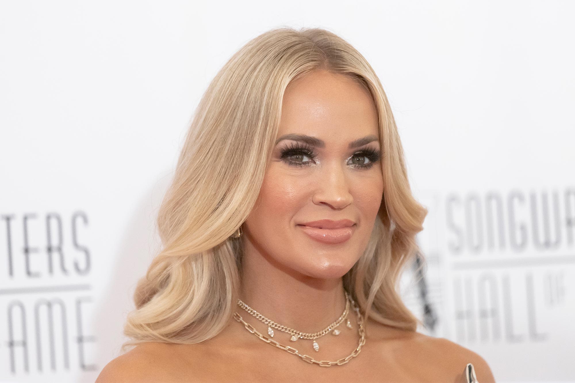 Carrie Underwood Doesn’t ‘Worry’ About Using Anti-Aging Products: ‘I Just Want My Face to Be Soft’