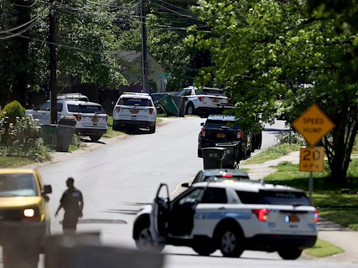 Charlotte shooting latest: Suspect dead after four officers killed in shootout while trying to serve warrant