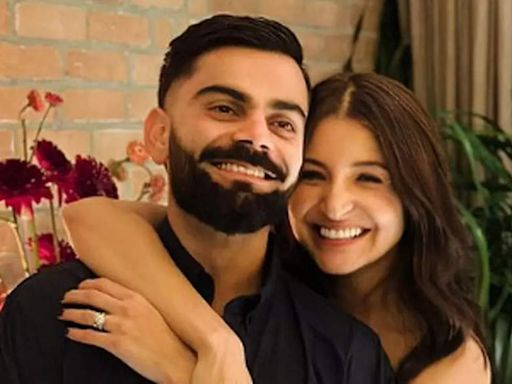 Watch: Virat Kohli adorably mentions wife Anushka as 'ma'am' while paparazzi thank the couple for gifts | Cricket News - Times of India