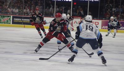 Berggren’s hat trick guides Griffins to Game 5 in Milwaukee