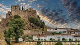 El impresionante castillo del siglo XIII situado en la frontera de España y Portugal que se incrusta en lo alto de una roca