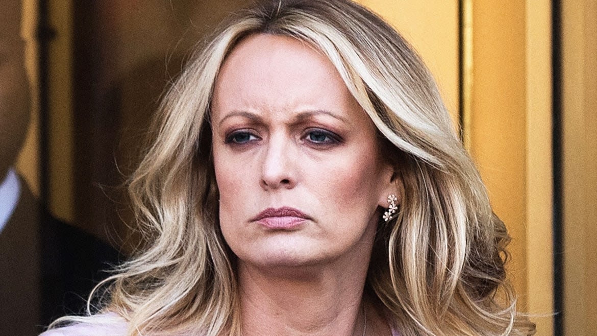 Stormy Daniels Shows Up to Trump Trial Dressed for a Funeral