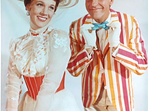 Dick Van Dyke Reminisces on Filming ‘Mary Poppins’ With ‘Gorgeous’ Julie Andrews