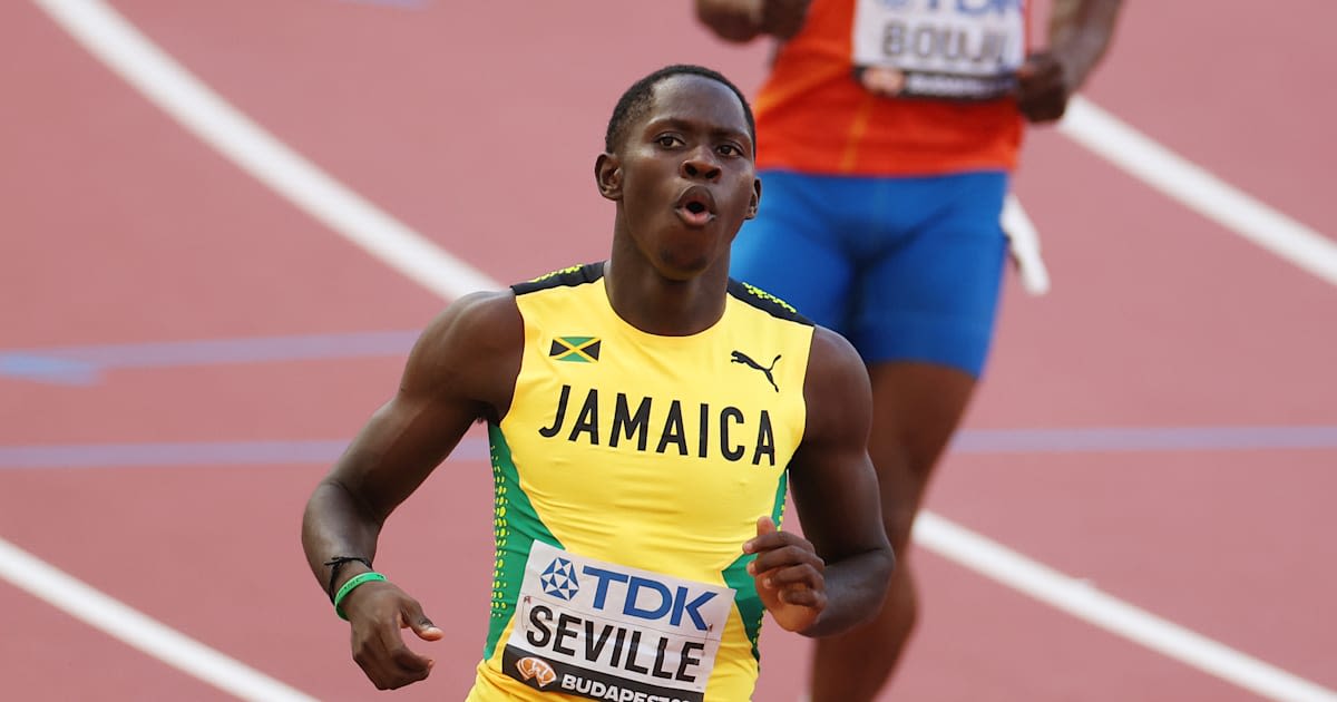 Oblique Seville beats Noah Lyles to set new world lead in men's 100m