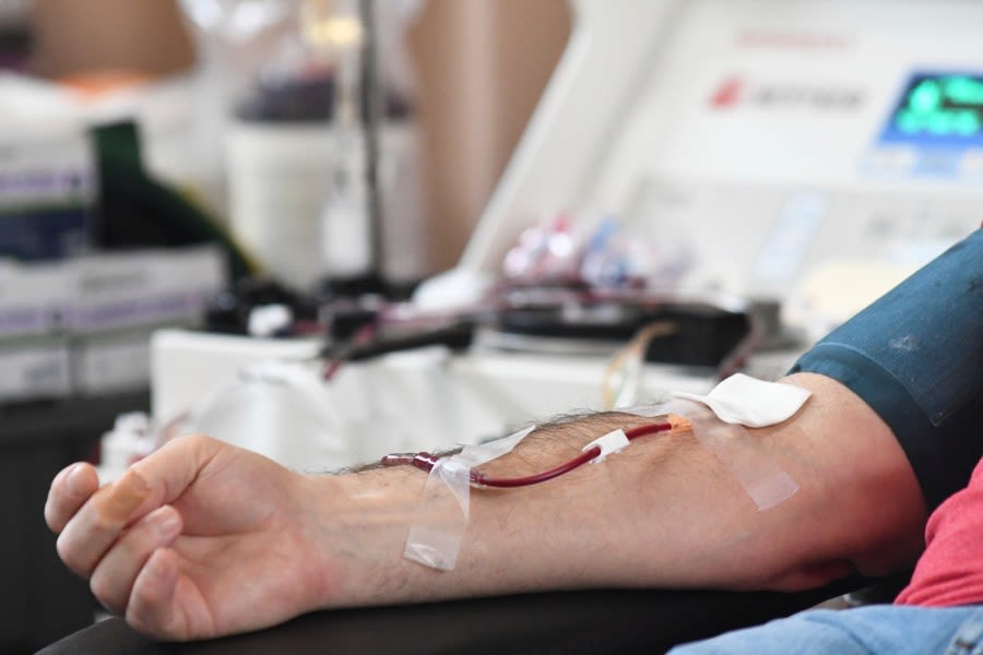 Blood donors turn out for Red Cross drive despite brutally hot weather in Washington County
