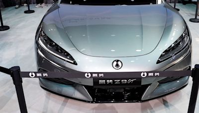 Mercedes-Benz Sells out of China EV Maker as Luxury Spending Drops