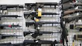 EEUU: Fusiles AR-15 se promocionan como muestra de hombría