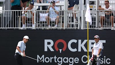 How is 15-year-old Miles Russell faring at the Rocket Mortgage Classic?