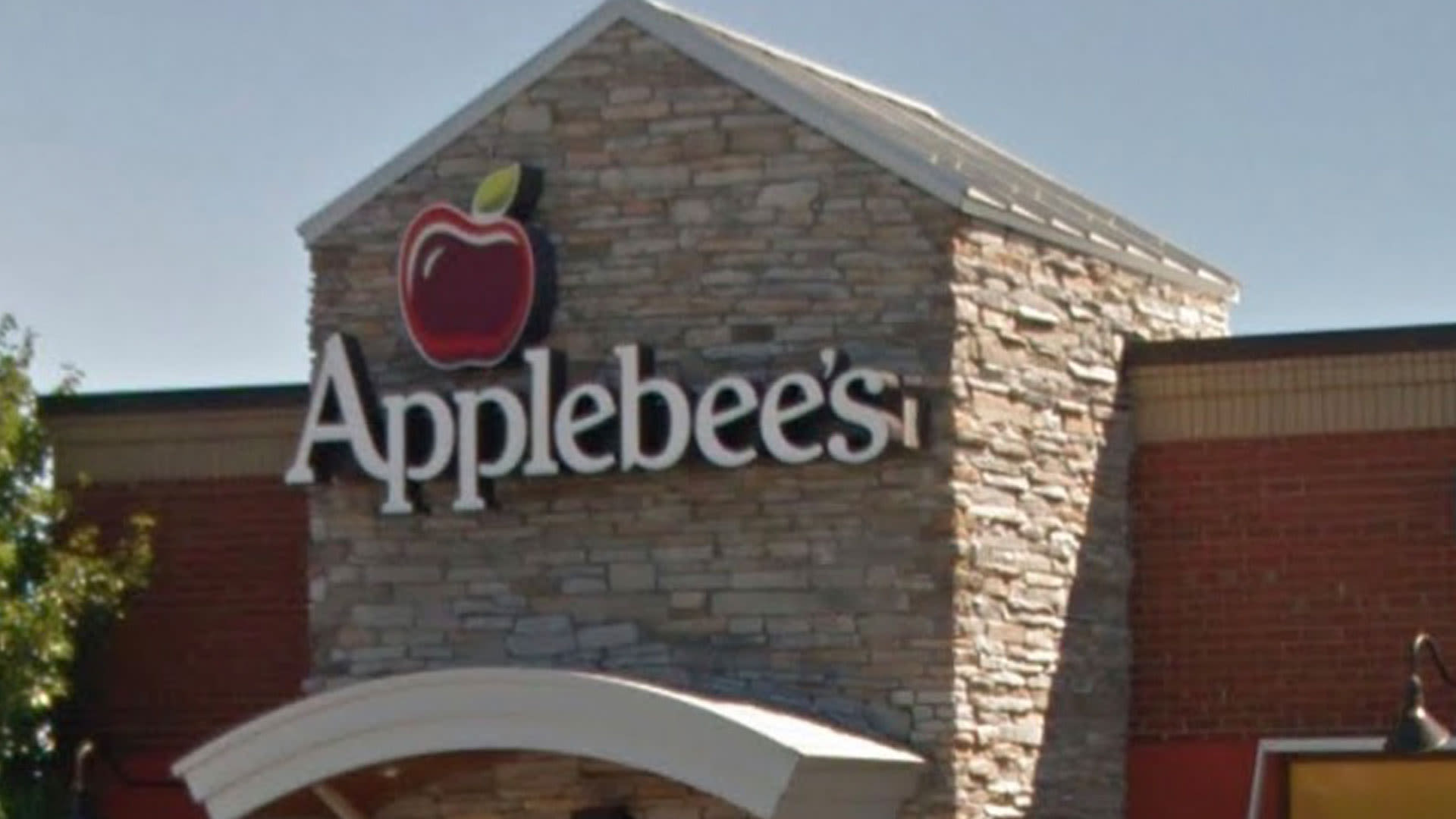 Applebee’s to permanently close restaurant doors after bleak message to diners