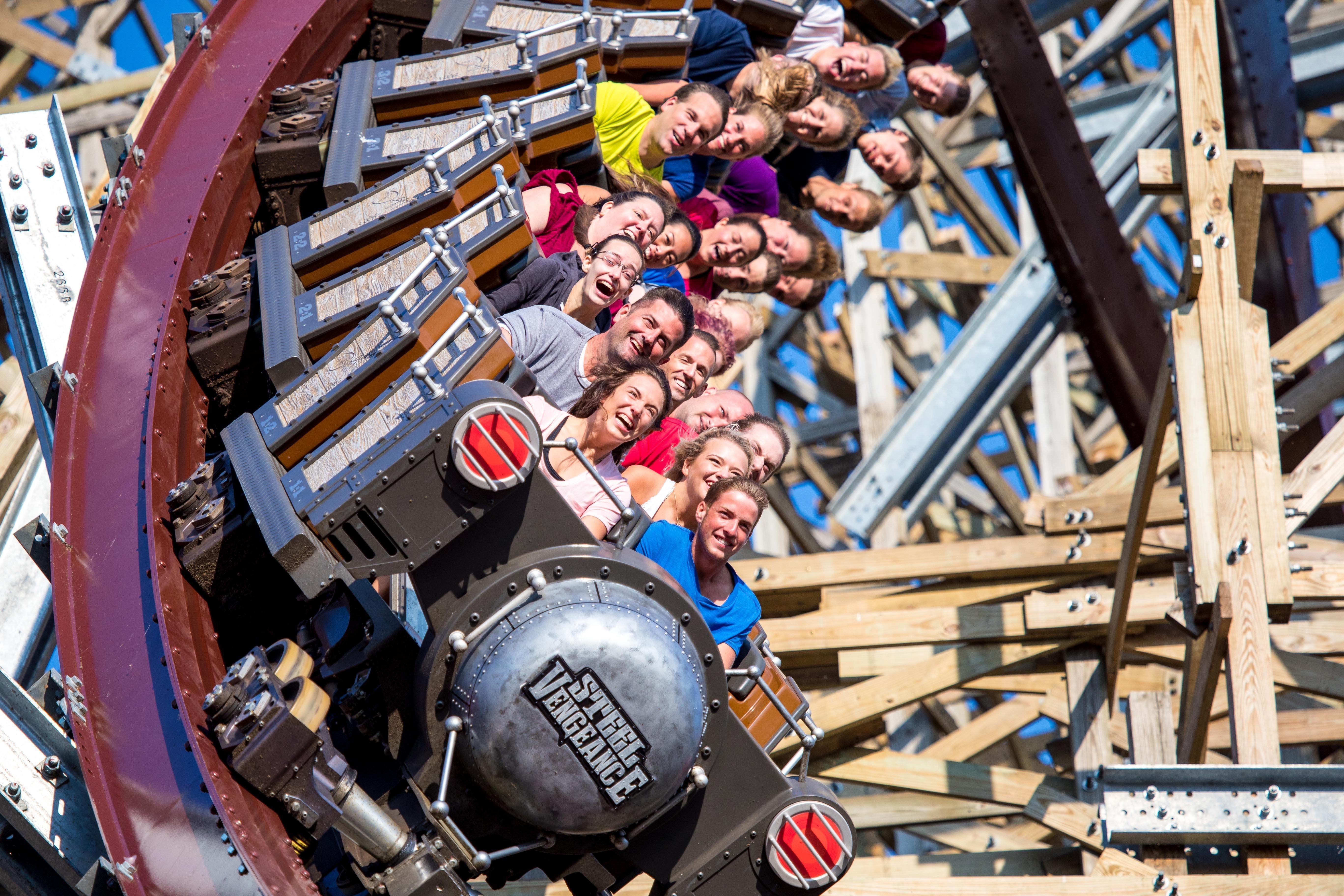 USA Today's Top 10 list of best amusement parks includes 2 in driving distance of Akron