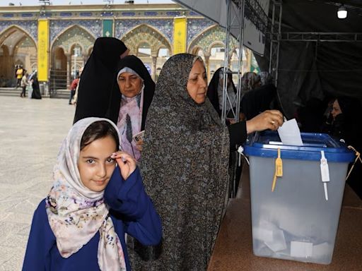 伊朗總統選舉無人過半 改革與保守派人選拚7/5決選